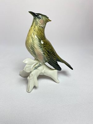 Редкая антикварная фарфоровая статуэтка "Жаворонок". Производство Германия мануфактура Karl 