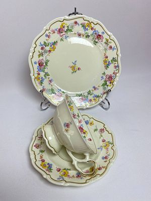 Антикварное фарфоровое чайное трио Weimar 1924г. нежной расцветки (Тарелочка-21 см., блюдце-15 