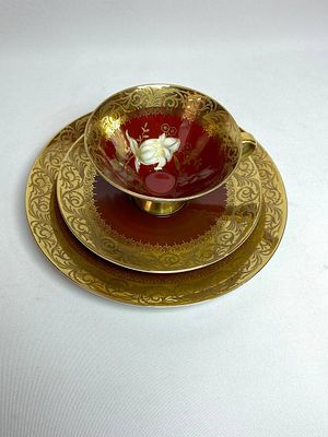 Старинное чайное трио терракотового цвета с брабантской позолотой в 24 карата. Производство 