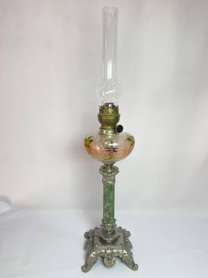 Большая Антикварная керосиновая лампа 19 века со вставкой из натурального камня, производство 