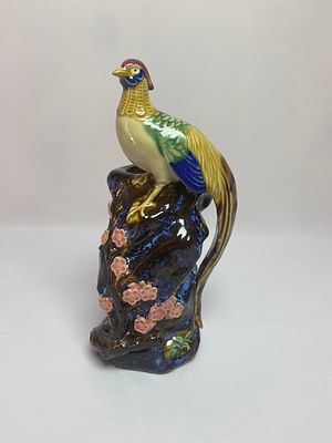 Керамическая ваза с павлином, производство старый Китай. Время изготовления первая половина 