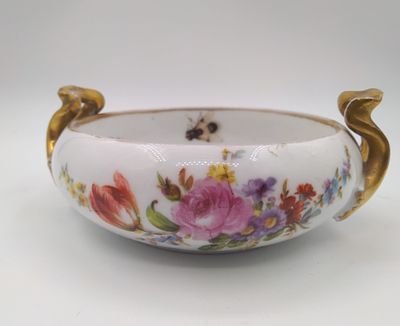 Конфетница. Фарфор Мейсен (Meissen), Германия. 
диаметр 9 см, высота 4,5 см 