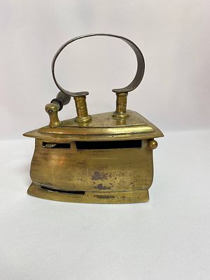 Редкий ригинальный антикварный бронзовый утюг с клеймом привезённый из Франции. Время 