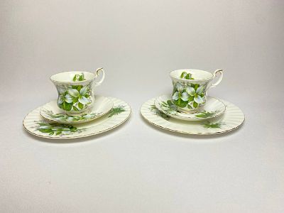 Чайно кофейное трио из костяного фарфора с позолотой производство Англия мануфактура ROYAL 