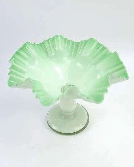 Ваза Болотиных. Редкость! 
Роскошная ваза для фруктов завода Болотиных 19 век, 
в идеальном 