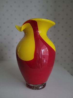 Ваза для цветов. Яркая ваза ручной работы, возможно Мурано 
В отличном состоянии
