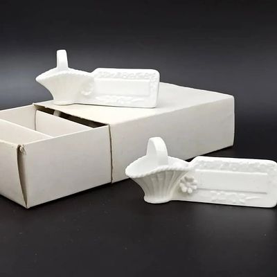 Карточки для рассадки. Карточки фарфоровые для рассадки гостей за столом. 
Фарфор. 
Состояние 