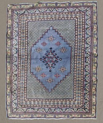 שטיח איכותי - שטיח עבודת יד גודל 220X160 . .