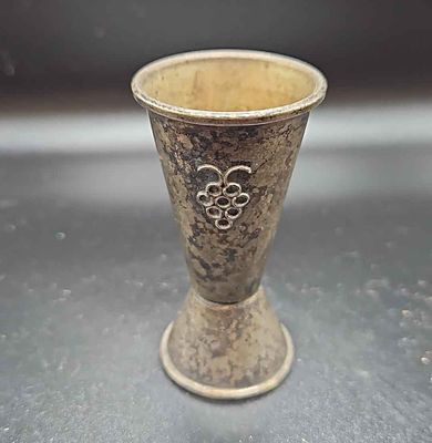 גביע קידוש מצופה כסף.