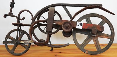 ז'אק ז'אנו - כלי תחבורה. אופניים פסל מתכת 61x28 חתום