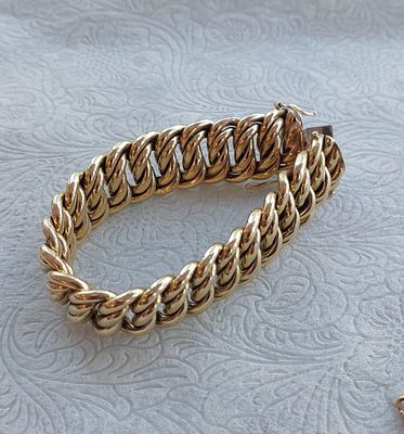 צמיד זהב 14 קרט משקל 81 גרם .