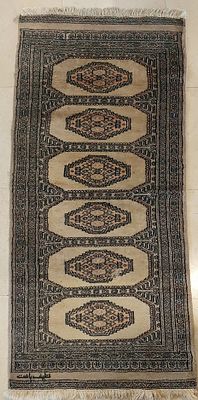 שטיח עבודת יד - שטיח עבודת יד 143X65 ס"מ חתום . בערבית