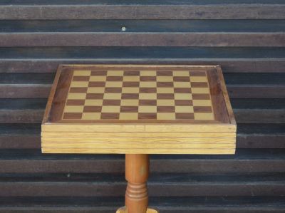 שולחן דמקה - גודל 47X47 גודל 65