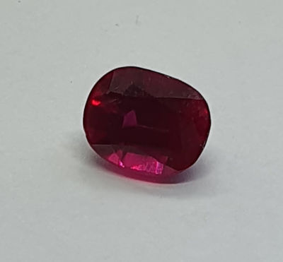 אבן רובי בורמה doublet , מלוטשת, 4.15 קראט, סופר AAA , מדהימה ביופיה, טבעית מכספת 