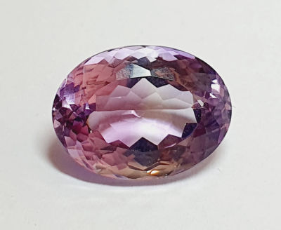 אבן אמטיסט מלוטשת גדולה 20.4 קראט ,ליטוש גרמני משנות ה 80 , מרהיבה ביופיה ,נהדרת 