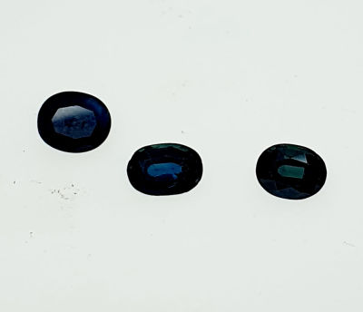 לוט 3 אבני ספיר ציילוני מלוטשות 3.2 קראט , סופר AAA , טבעיות מכספת באחריות מלאה 