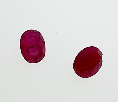 זוג אבני רובי בורמה מלוטשות , 2.35 קראט , צבע יין אדום , סופר AAA , נהדרות לשיבוץ 