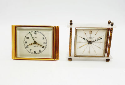 לוט שני שעונים מעוררים מכניים במצב עבודה