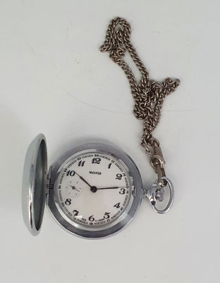שעון כיס רוסי דגם MOLNIYA (ברוסית ברק) , נראה מנגנון מתיחה, קוטר 50 ללא הכתר