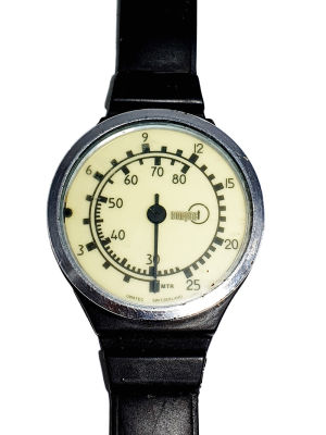 שעון מד עומק שימש את אריות הים בחיל הים האמריקאי בשנות ה 90 ,דגם COMPACT , תצרת 