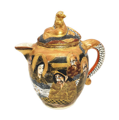 קומקום פורצלן סטסומה יפני עתיק , מעוטר ביד עם עיטורי זהב , האיכות הגבוהה ביותר של 