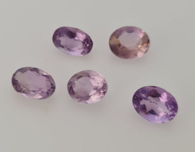לוט 5 אבני אמטיסט, 21.3 קראט, מלוטשות סופר AAA, צלולות ושקופות לחלוטין, טבעיות 