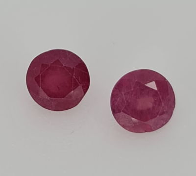 זוג אבני רובי מלוטשות, 3.2 קראט, טבעיות מהכספת באחריות מלאה