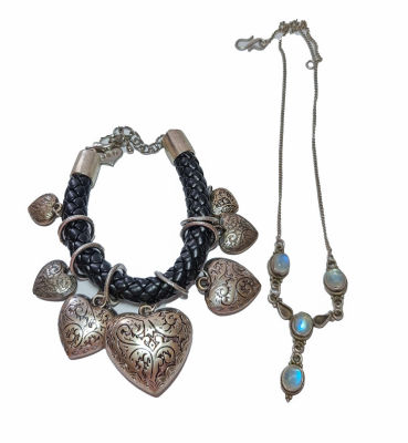 צמיד לבבות יפהפה וקולר מכסף משובץ באבני מונסטון ריינבו