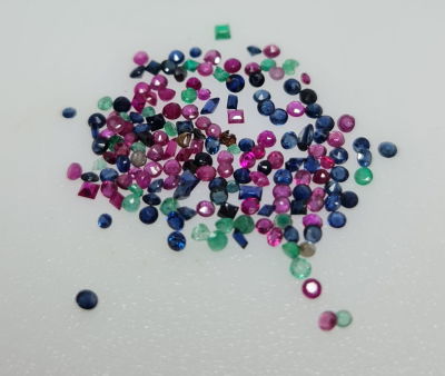 לוט של אבני אמרלד, רובי וספיר מלוטשות בתפזורת, 5 קראט, מלוטשות סופר AAA, זוהרות 