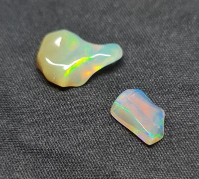 שתי אבני אופל יפהפיות, 3.5 קראט, טבעיות מהכספת באחריות מלאה