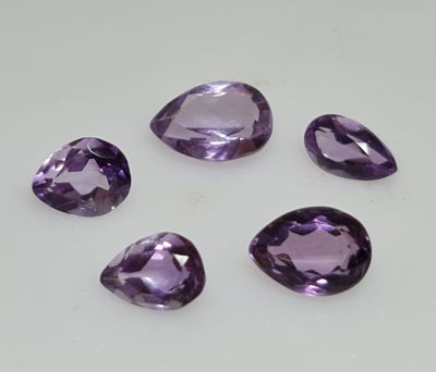 לוט 5 אבני אמטיסט מלוטשות, 13.5 קראט, סופר AAA, ליטוש גרמני משנות ה-80, טבעיות 