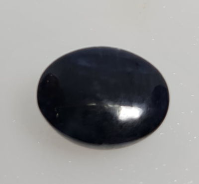 אבן ספיר מלוטשת, 3.4 קראט, צבע כחול עמוק, טבעית מהכספת באחריות מלאה