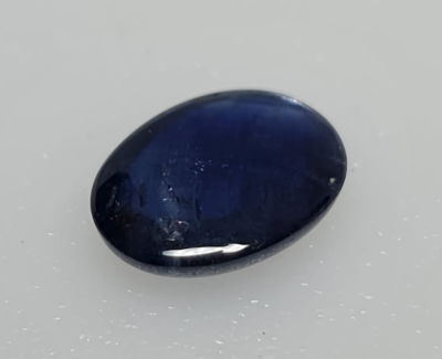 אבן ספיר ציילוני מלוטשת, 2.3 קראט, יפהפיה, טבעית מהכספת באחריות מלאה