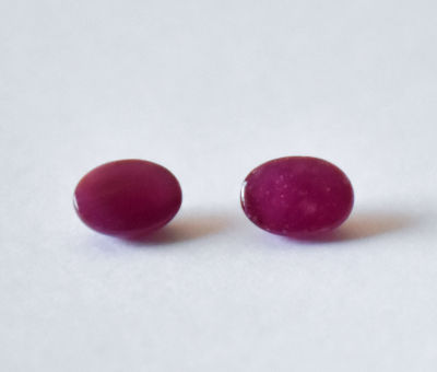 שתי אבני רובי בורמה מלוטשות, 2.6 קראט, טבעיות מהכספת באחריות מלאה