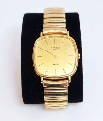 שעון LONGINES קוורץ, חתום 14 קראט בחלקו התחתון, קוטר 30 מ"מ, יש להחליף 