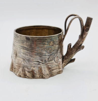 מחזיק כוס כסף רוסית ישנה חתומה 84 וראשי תיבות של האמן , גובה 9 , קוטר 7 , משקל 168 