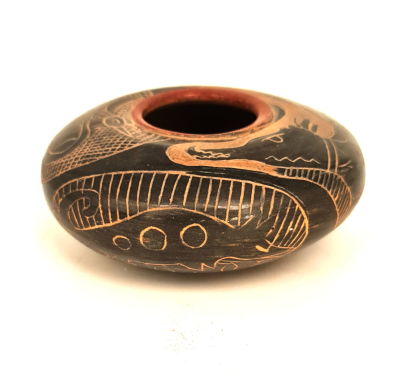 כד חרס אינדיאני הופי פוליכרום מעוטר בעבודות יד , מביתו של משה שרמן שהיה יו"ר 