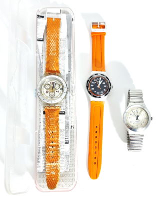 לוט 3 שעוני SWATCH יחודיים : שלושתם במצב עבודה ומצב כללי טוב . אחד מסדרת DIAPHANE 