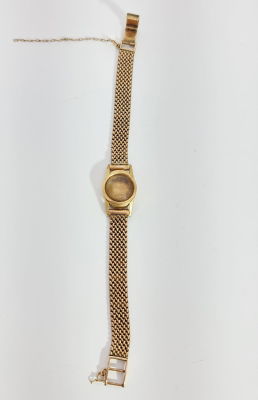 צמיד ובית שעון מזהב 18 קראט חתום , היה פעם שעון , המנגנון הוצא ממנו , כך הפרט למכסה 