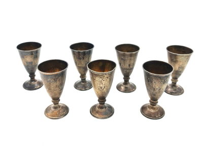 לוט 7 כוסיות כסף סובייטי 875 , הזהבה פנימית ,גובה 7 , משקל 219 גרם , מעיכה קלה באחת 