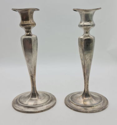 זוג פמוטי כסף מוכבדים TIFFANY &amp;CO חתומים , גובה 23