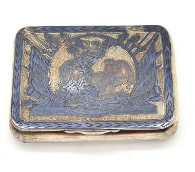 קופסת כסף רוסית חתומה כסף 84 ומספר חותמות כולל חותמת האומן , עבודת ניילו , מתוארכת 