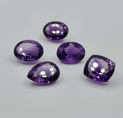 לוט 5 אבני אמטיסט גדולות, מלוטשות סופר AAA, משקל 40 קראט, ליטוש גרמני, טבעיות מהכספת באחריות מלאה