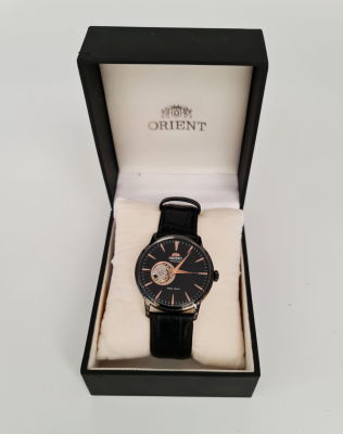 שעון ORIENT מנגנון אוטומטי , במצב עבודה בקופסה מקורית , קוטר 43 כולל כתר , יפה 