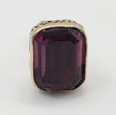 תליון עתיק מכסף מאה 18 או 19 עבודת יד , 2 חתימות מיקרוסקופיות , גובה 3.5 , בבסיס אבן 