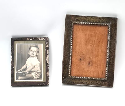 לוט 2 מסגרות כסף עתיקות אחת 800 ושניה חתומה סטרלינג , גודל 11x9 ו 16x12