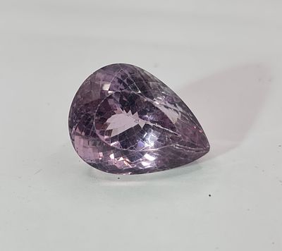 אבן אמטיסט מלוטשת סופר AAA+++, משקל 49 קראט, ליטוש גרמני מדהים משנות השמונים, הוצאה 
