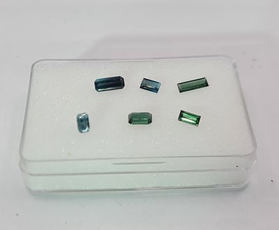 לוט 6 אבני טורמלין ירוק מלוטשות סופר AAA+++, משקל 3.58 קראט, נוצצות ושקופות, ברמה 