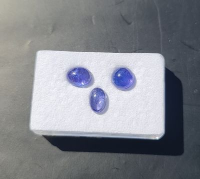 לוט 3 אבני טנזנייט מלוטשות, משקל 11.9 קראט, יפהפיות, שקופות וזוהרות, מגיעות בקופסת 