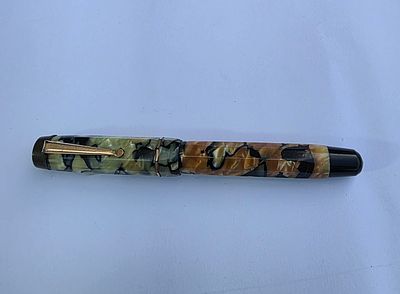 עט EVERSHARP נובע , ציפורן זהב מקורית 14 קראט , כותבת M עבה , צבע פנינה ושחור, מצב 